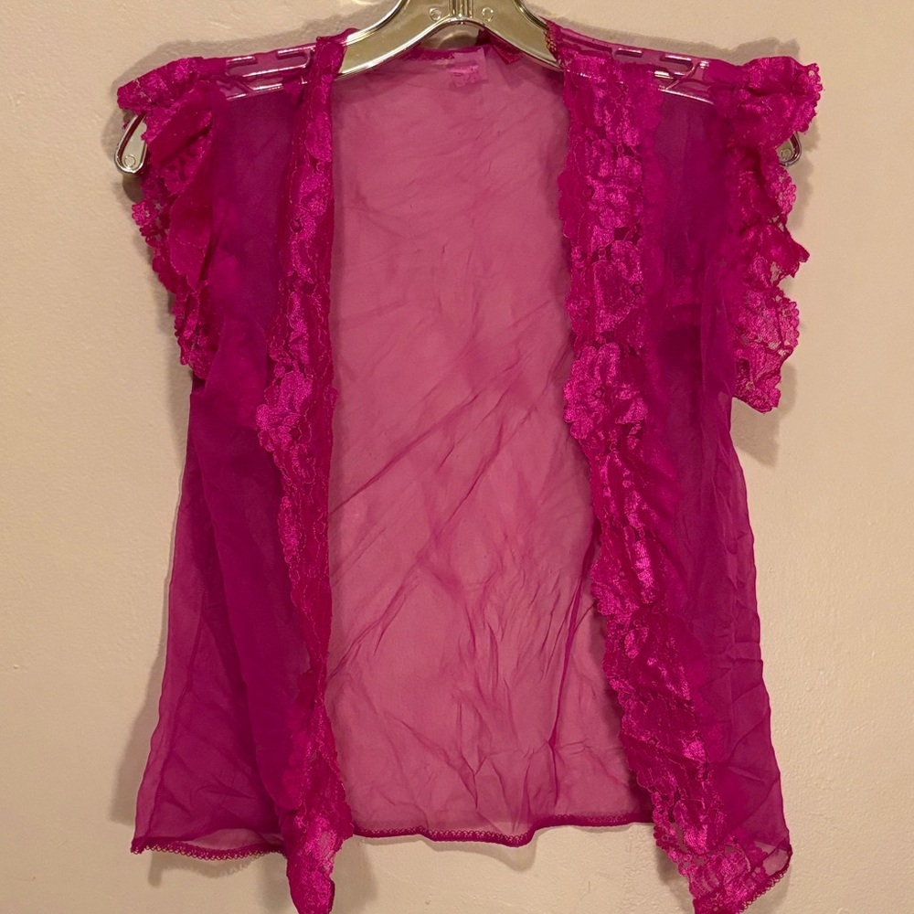 Elegant Fuchsia Lace Trim Robe